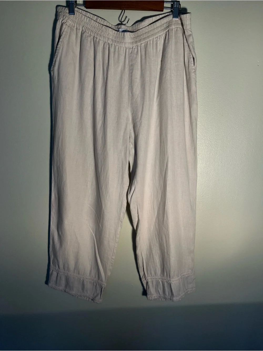 Crown & Ivy light tan Linen Cropped Pants Elastic Waist Trim Hem